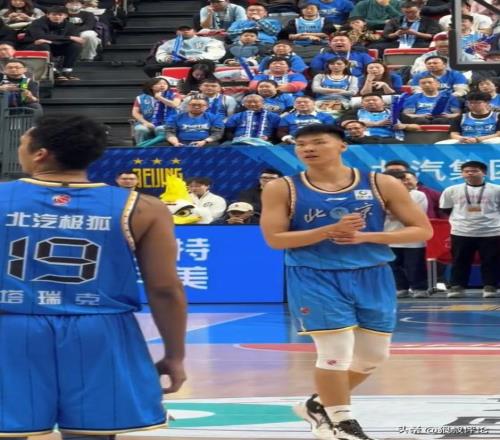 塞鸟亮相首,秀失踪,恩家德乌红,万博manbetx体育平台,万博体育官网,万博体育app下载,ManBetX,SPORTS