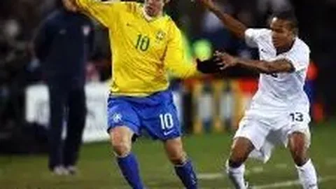 曼城四次蝉联冠军，范迪克点赞：实至名归，赢得全尊重