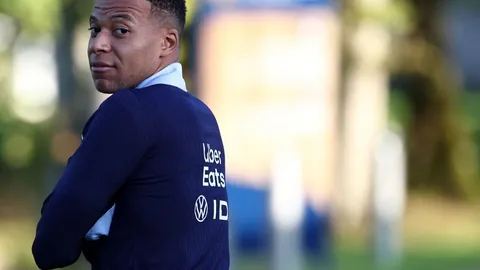 浙江方兴渡男篮在CBA中持续领先，以115-99击败四川丰谷酒业男篮。